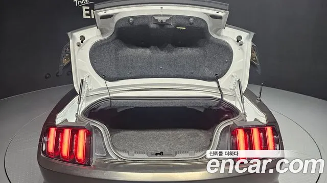 Ford Mustang 2015 thumb 12
