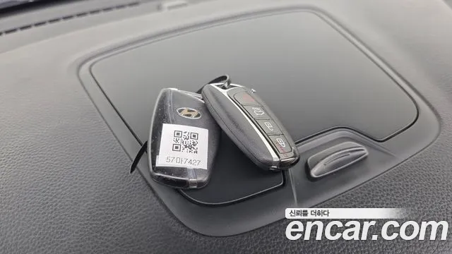 Hyundai Santafe 2018 thumb 12