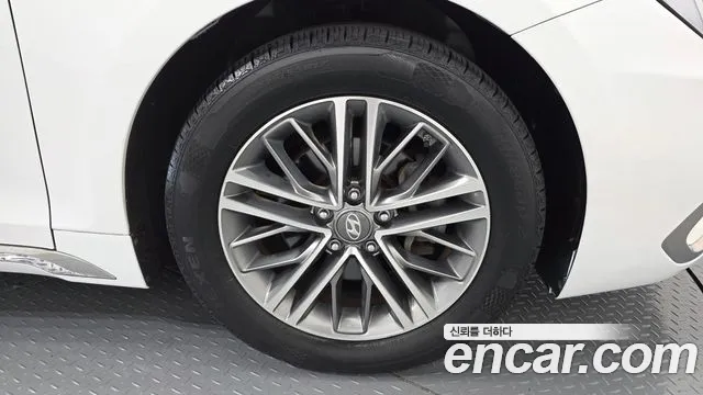 Hyundai Grandeur 2017 thumb 10