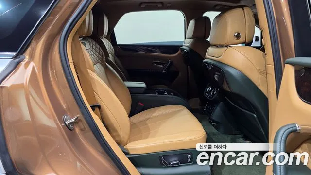 Bentley Bentayga 2018 thumb 9