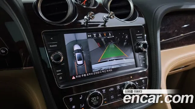 Bentley Bentayga 2018 thumb 3