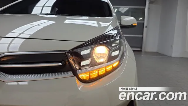 Kia morning 2023 thumb 10