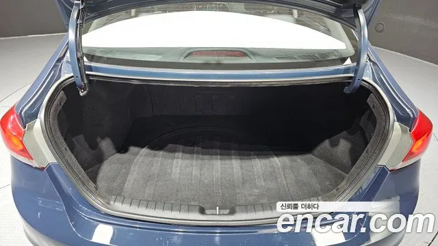 Hyundai AD 2016 thumb 10