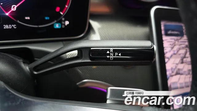 Mercedes-Benz C-Class 2023 thumb 10