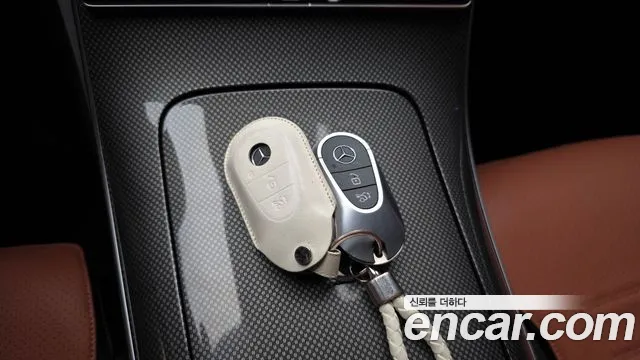 Mercedes-Benz C-Class 2023 thumb 2