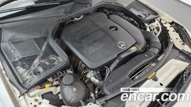 Mercedes-Benz C-Class 2020 thumb 6