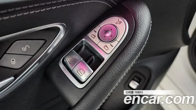 Mercedes-Benz C-Class 2020 thumb 10