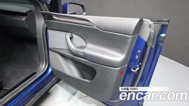 Tesla Model X 2023 thumb 3