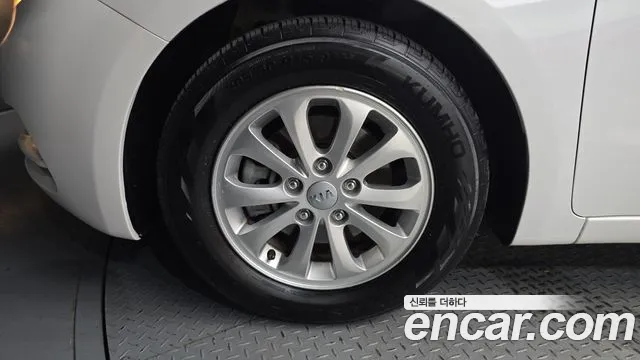 Kia K3 2013 thumb 9