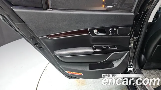 Kia K9 2015 thumb 2
