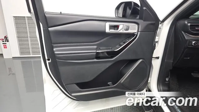Ford Explorer 2022 thumb 4