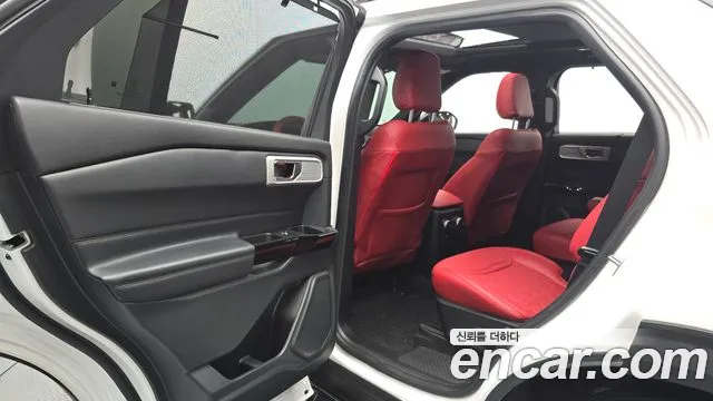 Ford Explorer 2022 thumb 11