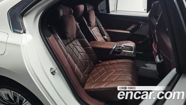 BMW 7 серии 2022 thumb 10
