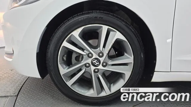 Hyundai Avante 2017 thumb 8
