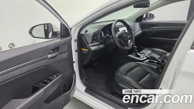 Hyundai Avante 2017 thumb 6