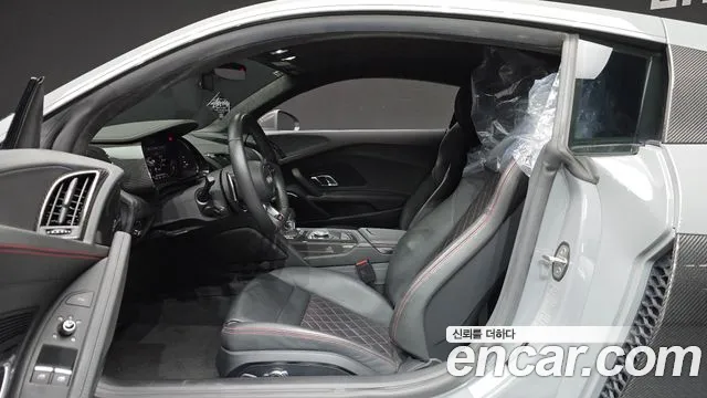 Audi R8 2021 thumb 2