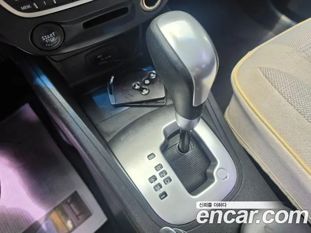 Renault SM3 2010 thumb 6