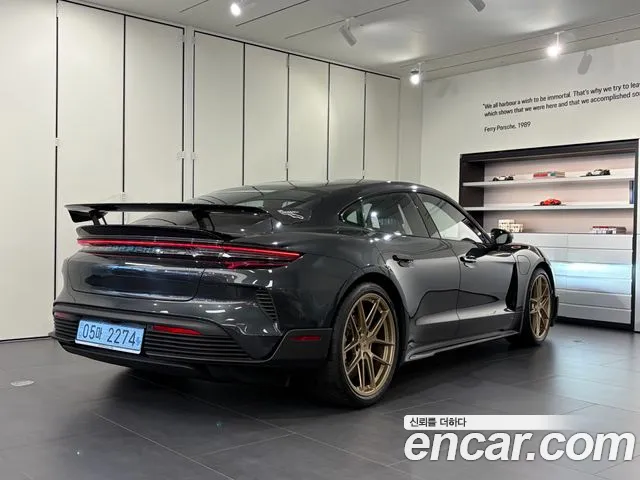 Porsche Taycan 2025 thumb 8