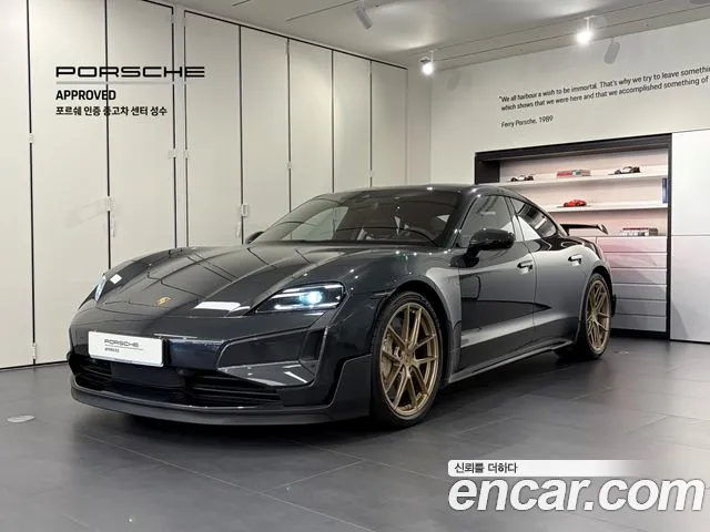 Porsche Taycan 2025 thumb 3