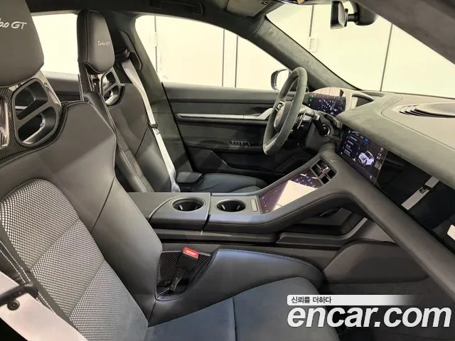 Porsche Taycan 2025 thumb 10