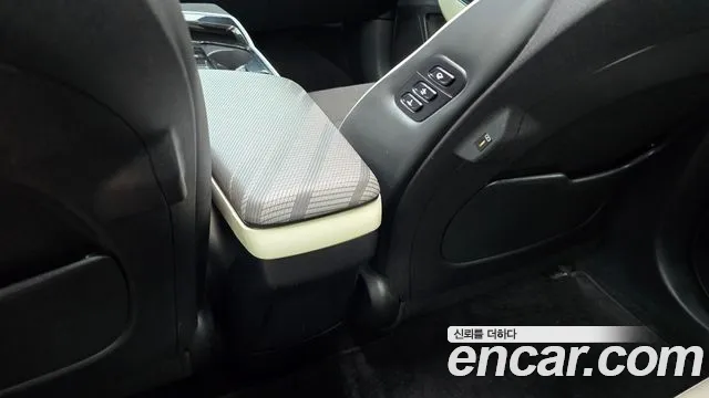 Kia EV6 2022 thumb 9