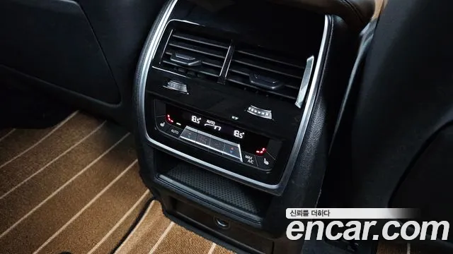BMW X5 M 2021 thumb 9