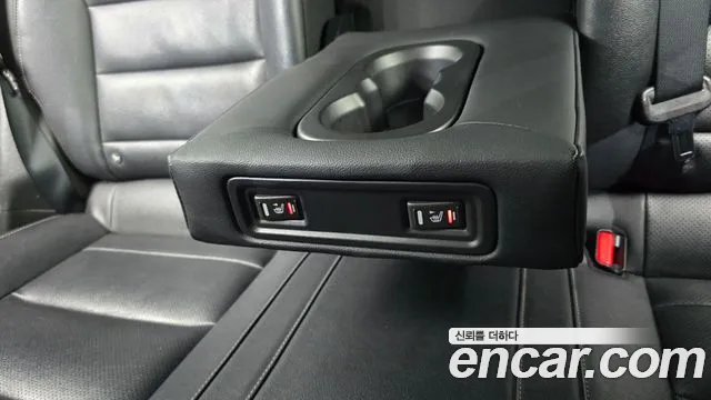 Renault QM6 2016 thumb 11