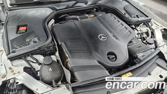 Mercedes-Benz E-Class 2022 thumb 11
