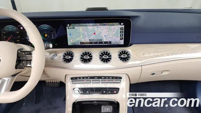 Mercedes-Benz E-Class 2022 thumb 2