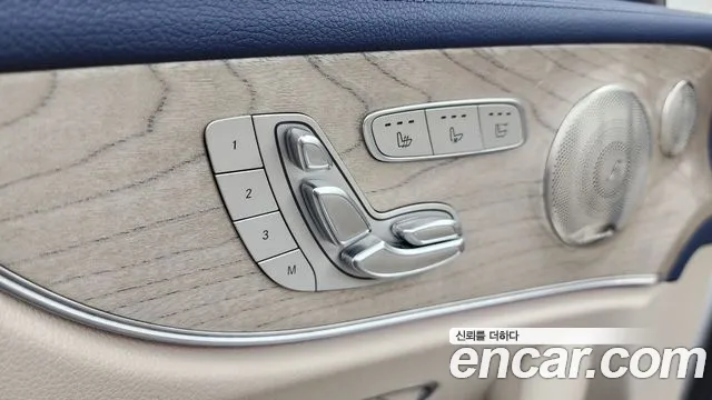 Mercedes-Benz E-Class 2022 thumb 3