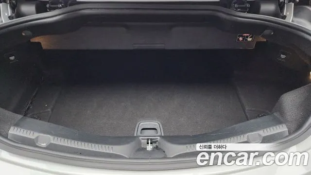 Mercedes-Benz E-Class 2022 thumb 5
