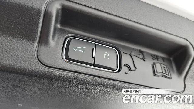 Ford Explorer 2025 thumb 8