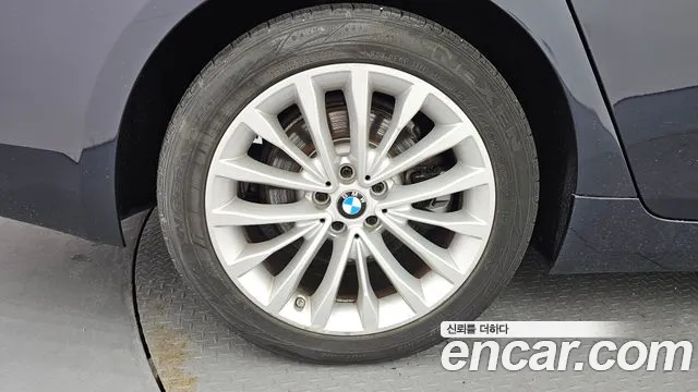 BMW 5 серии 2018 thumb 10