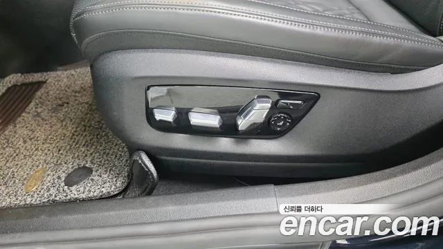 BMW 6 серии Gran Turismo 2022 thumb 11