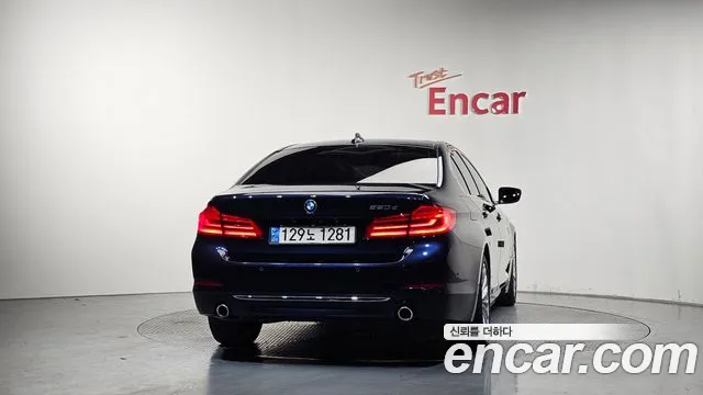 BMW 5 серии 2018 thumb 9