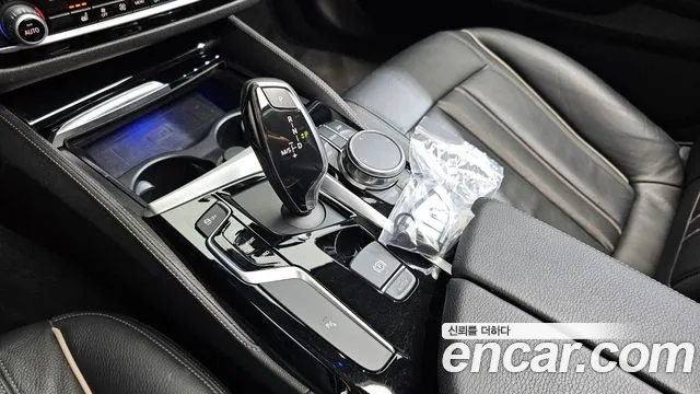 BMW 5 серии 2018 thumb 12