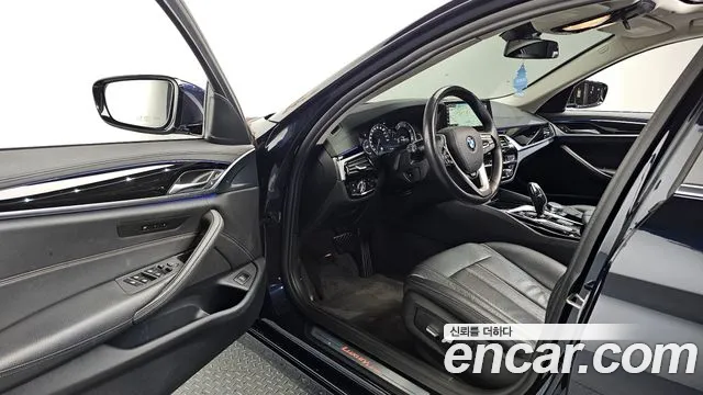 BMW 5 серии 2018 thumb 8