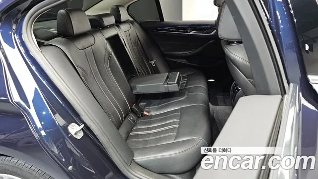 BMW 5 серии 2018 thumb 10