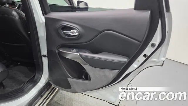 Jeep Cherokee 2019 thumb 10