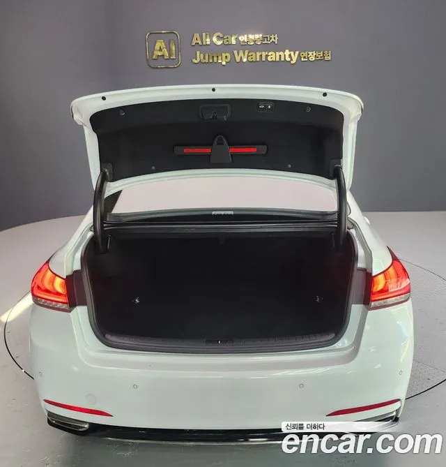 Genesis G80 2018 thumb 3