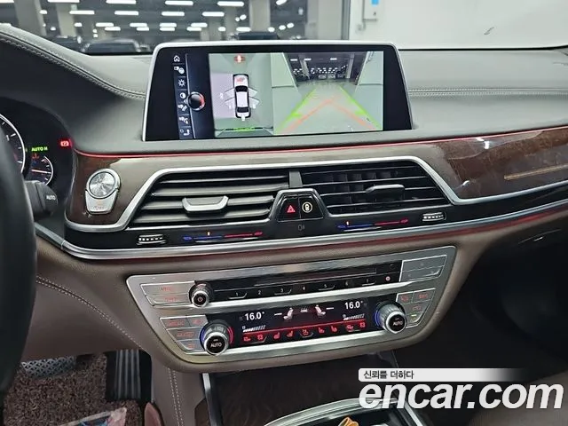BMW 7 серии 2016 thumb 9