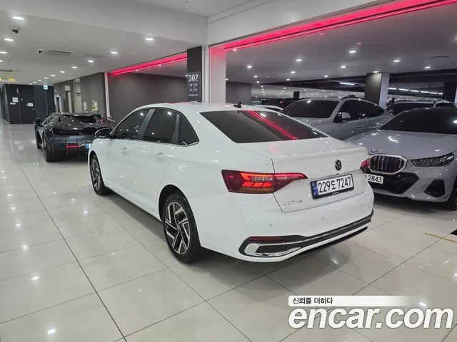 Volkswagen Jetta 2023 thumb 9