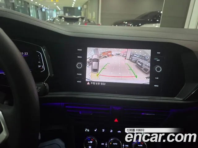 Volkswagen Jetta 2023 thumb 6