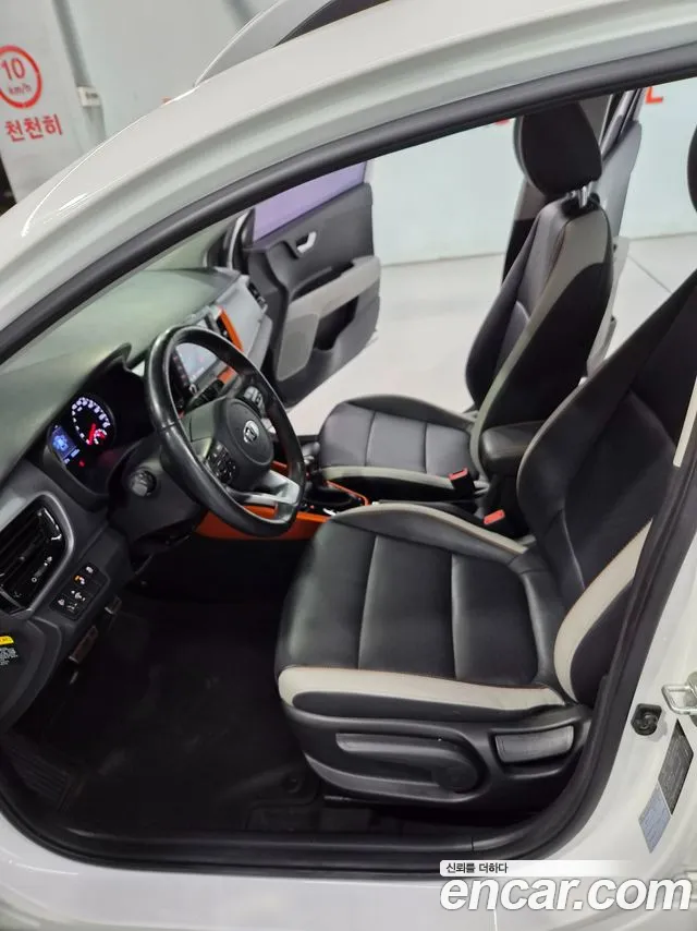 Kia Stonic 2018 thumb 5