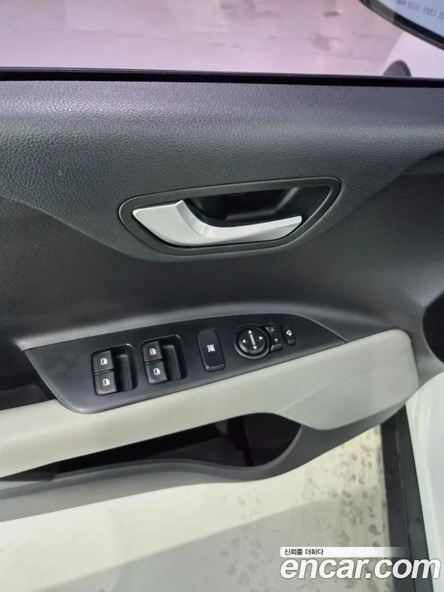 Kia Stonic 2018 thumb 4