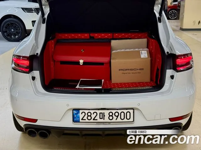 Porsche Macan 2020 thumb 11