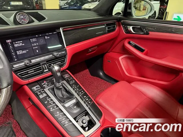 Porsche Macan 2020 thumb 12