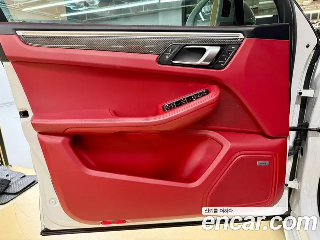 Porsche Macan 2020 thumb 5