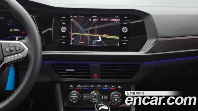 Volkswagen Jetta 2023 thumb 3