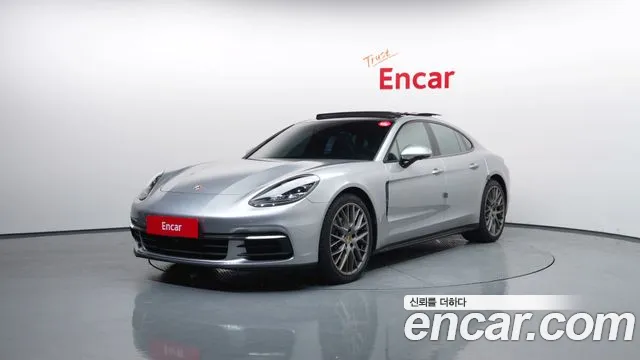 Porsche Panamera 2018 thumb 2